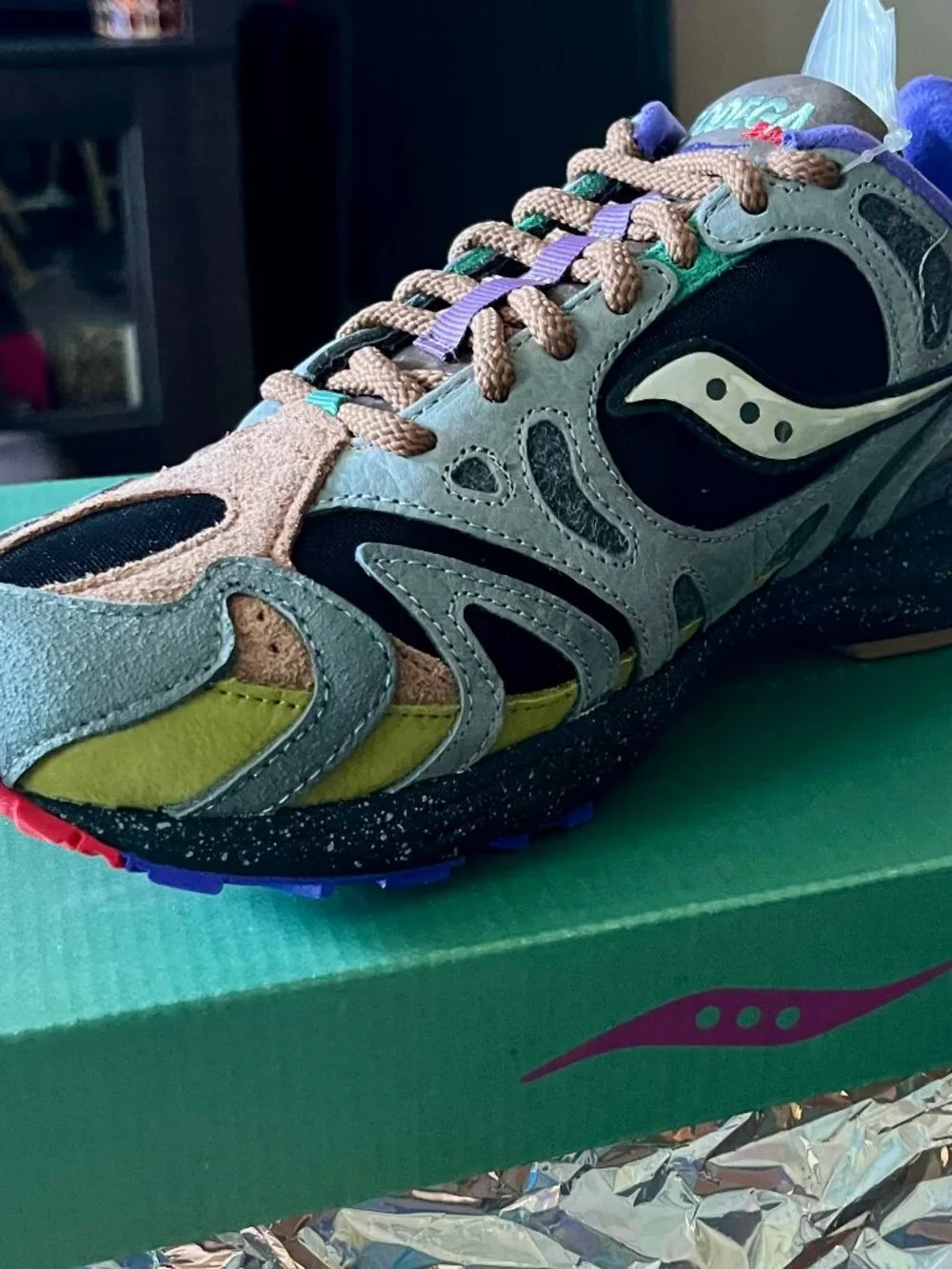 Saucony x Bodega Grid Azura 2000 “Ever Ready” Sneakers – NEW, Never Worn
